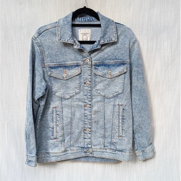 Abercrombie & Fitch Oversized Denim Trucker Button Jacket, size XS - Picture 1 of 8